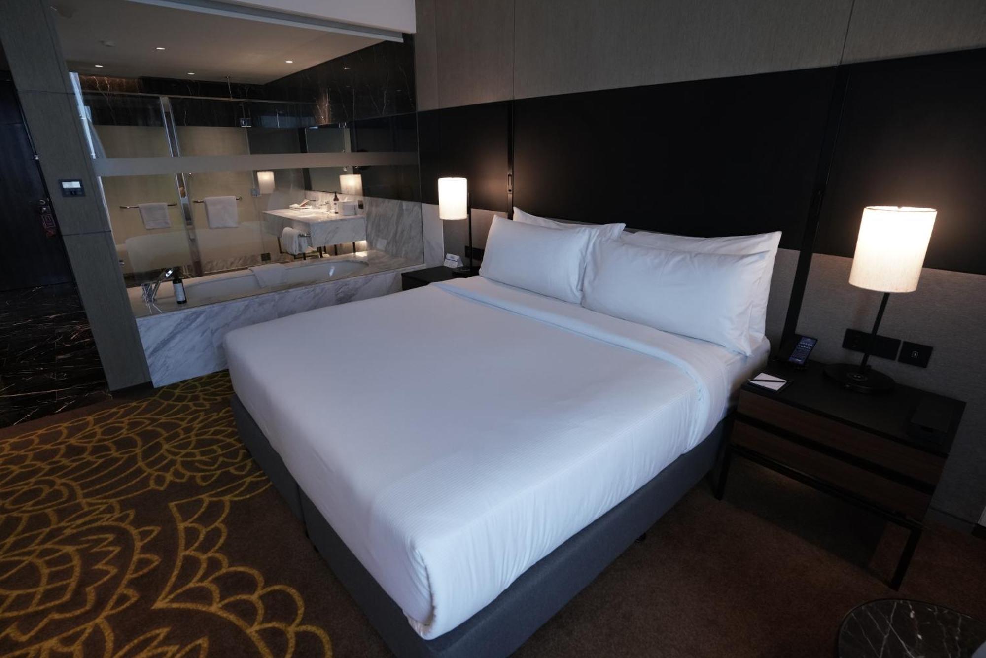 Hilton Bengaluru Embassy Manyata Business Park Hotel Kültér fotó